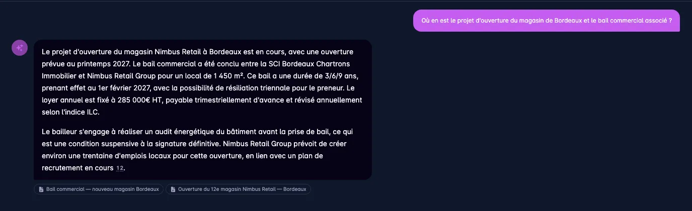 Réponse d'AI Knowledge Hub avec deux documents cités sous le texte